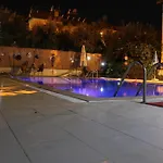 شاريهان أبارت 2*