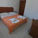 شاريهان أبارت