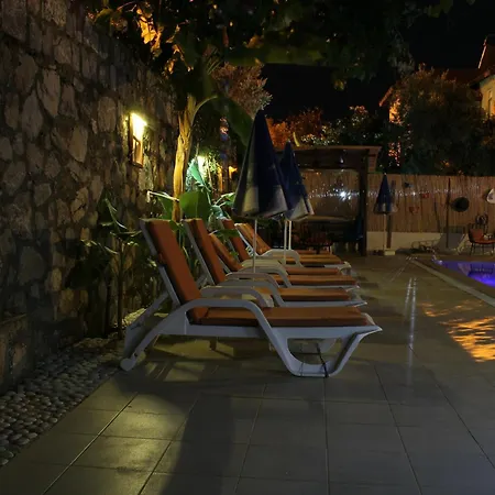 Otel Sarıhan 2*