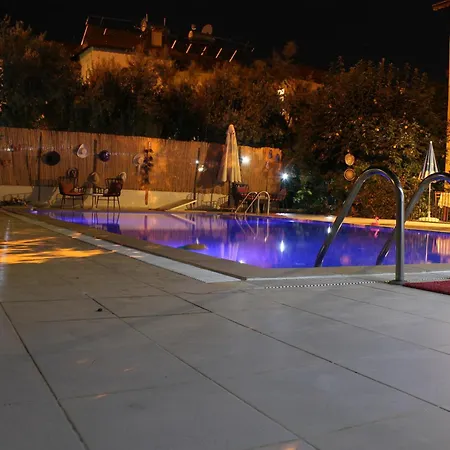 شاريهان أبارت 2*