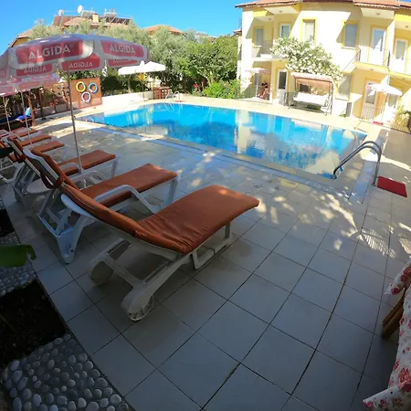 شاريهان أبارت 2*