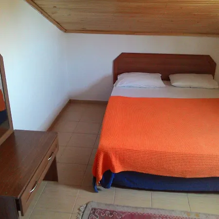 شاريهان أبارت فندق 2*