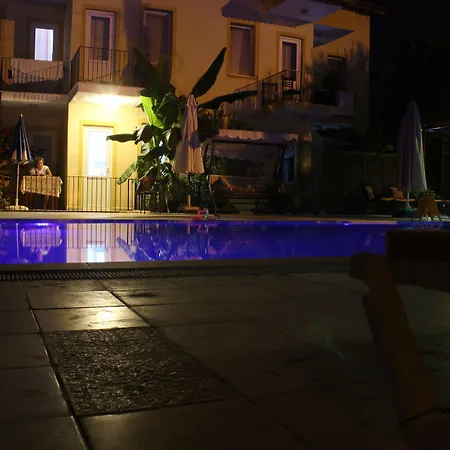 شاريهان أبارت 2*